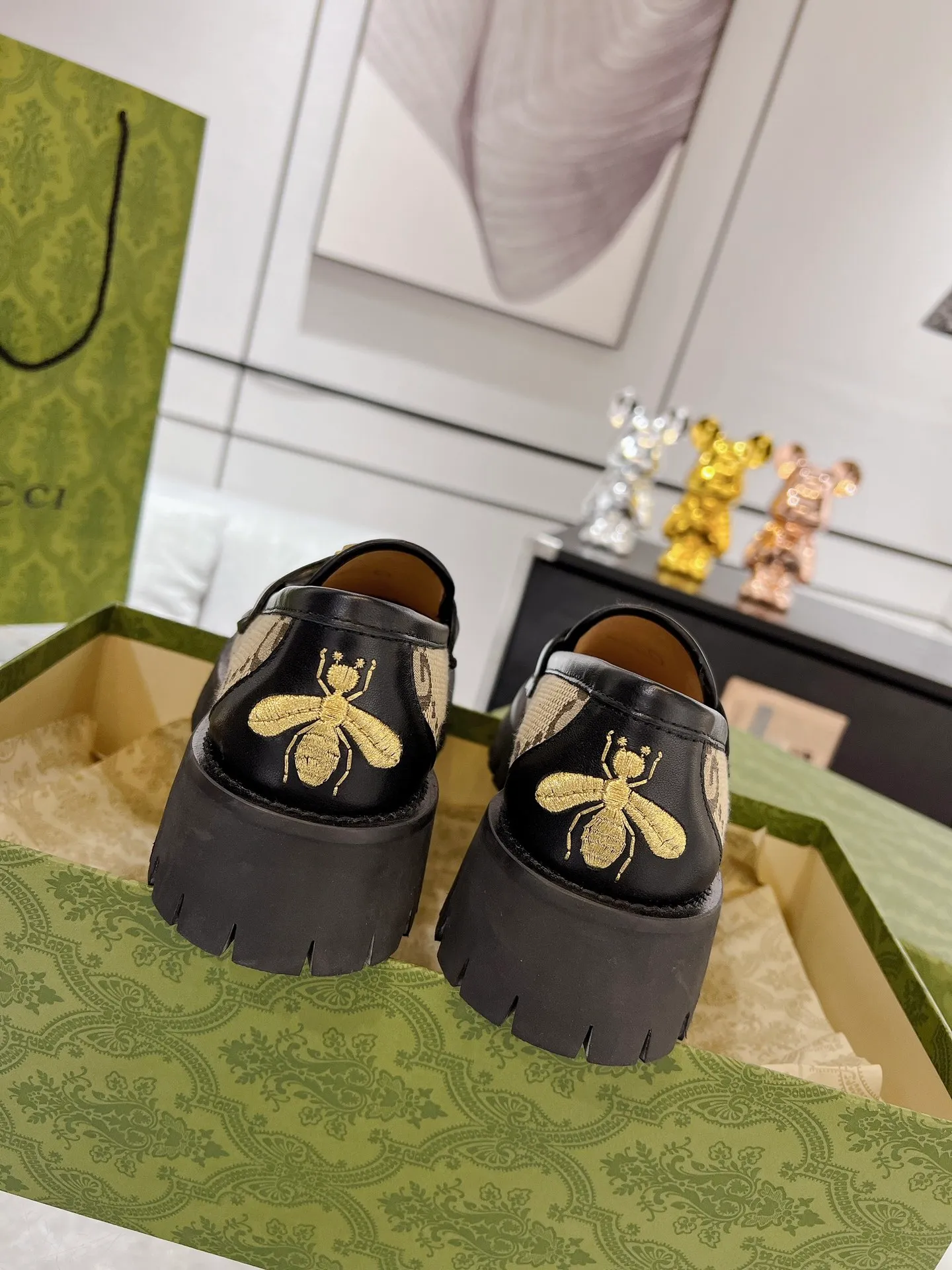 👟👟Ex-factory price 560👟👟 Male +10 Gucci Gucci 2023 early spring new product! The original version is developed into a higher version. Both men and women have open edge beads to ensure consistent quality. Size: 35-41# for women and 39-45# for men.